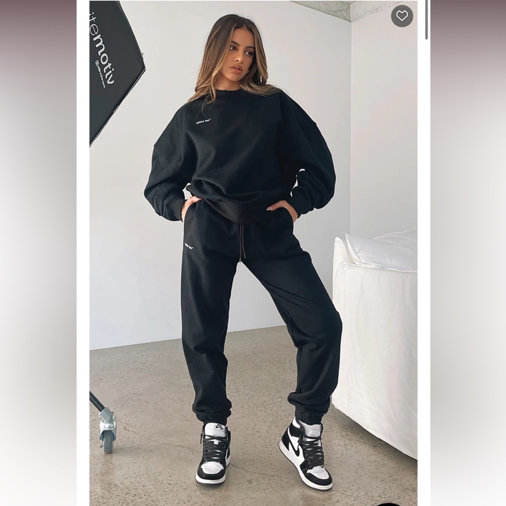 White Fox “not an issue” Sweatpants